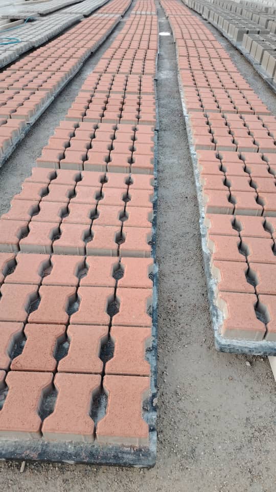 Interlock stones in production rows